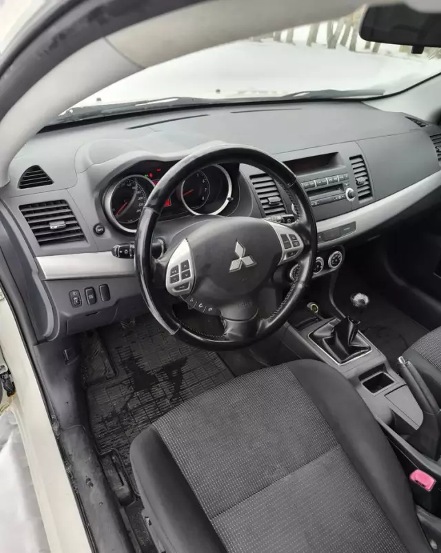 MITSUBISHI Lancer 1.8 Intense