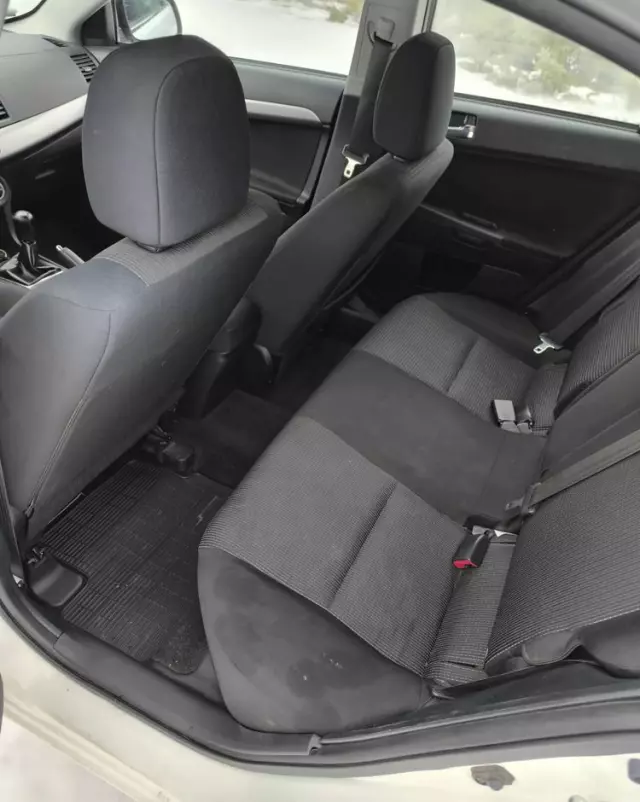 MITSUBISHI Lancer 1.8 Intense