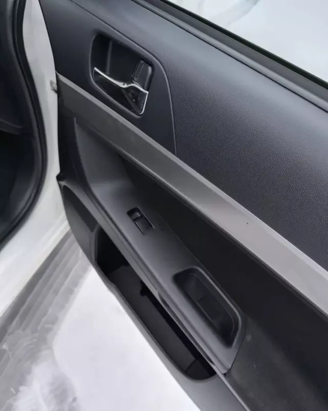 MITSUBISHI Lancer 1.8 Intense