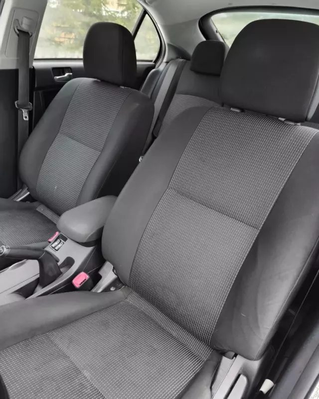 MITSUBISHI Lancer 1.8 Intense