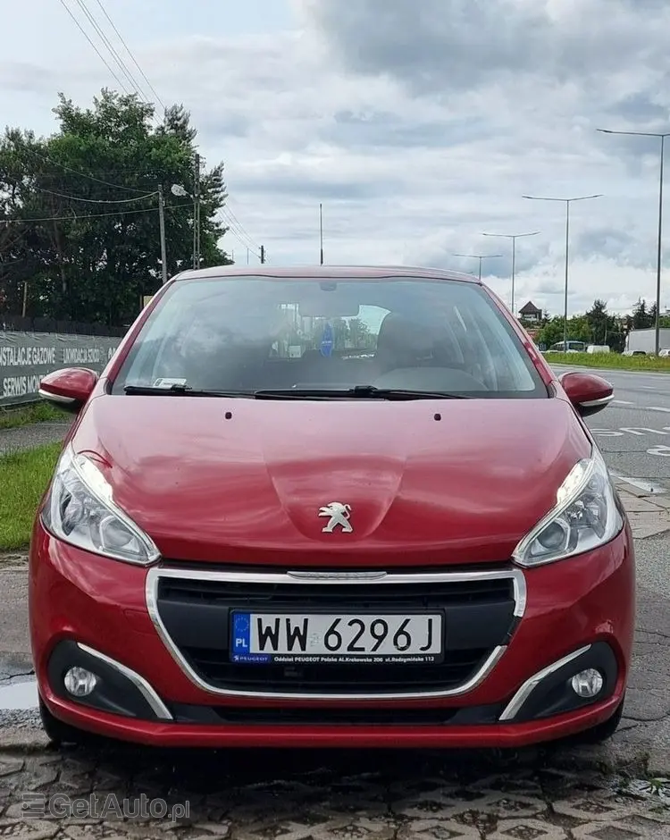 PEUGEOT 208 