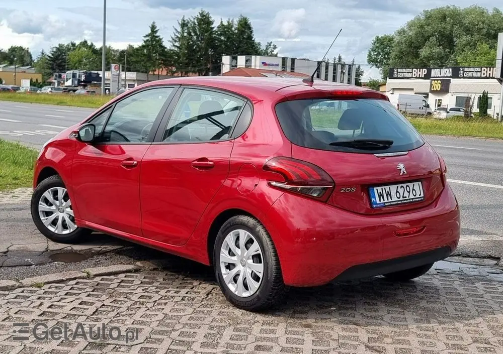 PEUGEOT 208 