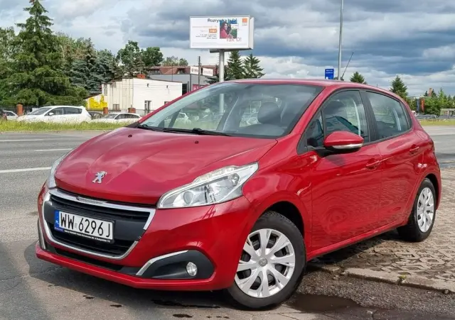 PEUGEOT 208 