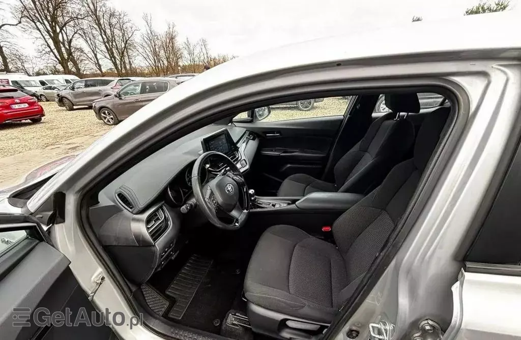 TOYOTA C-HR 