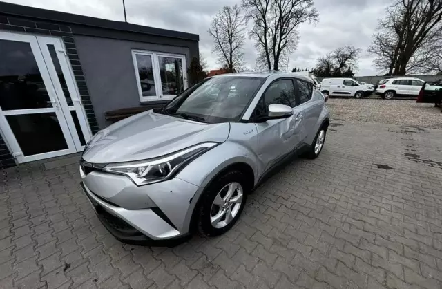 TOYOTA C-HR 