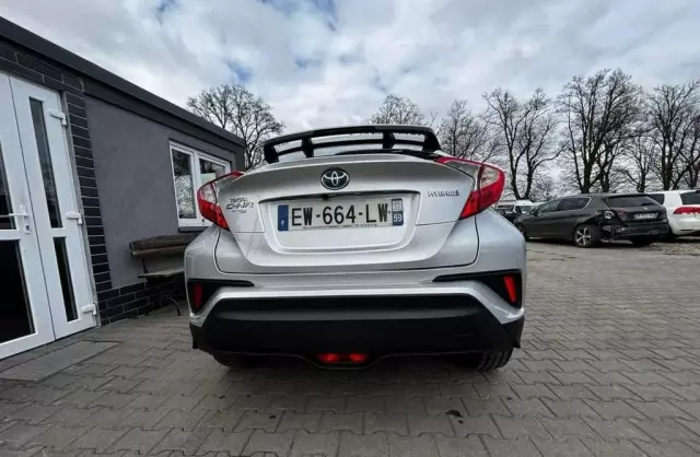 TOYOTA C-HR 