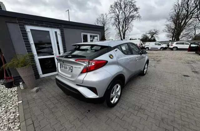 TOYOTA C-HR 