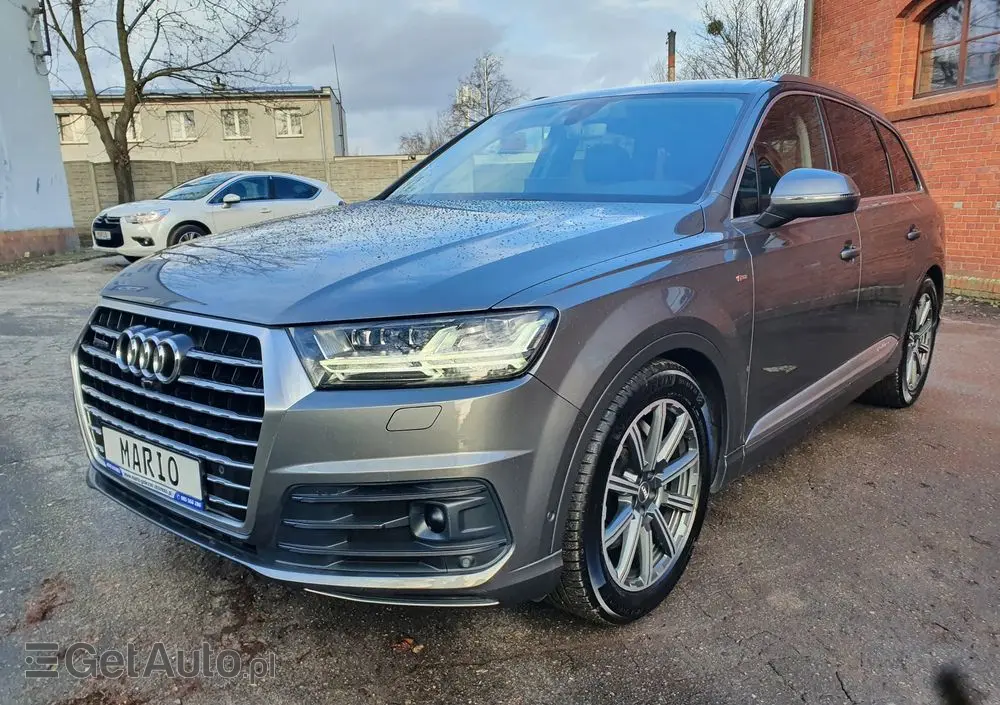 AUDI Q7 