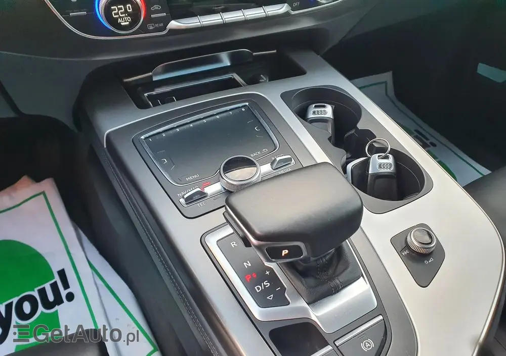 AUDI Q7 