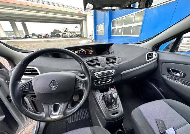 RENAULT Scenic 
