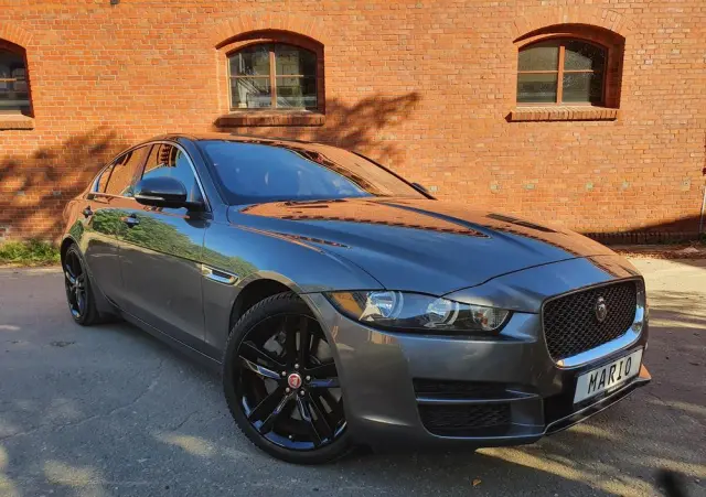 JAGUAR XE 
