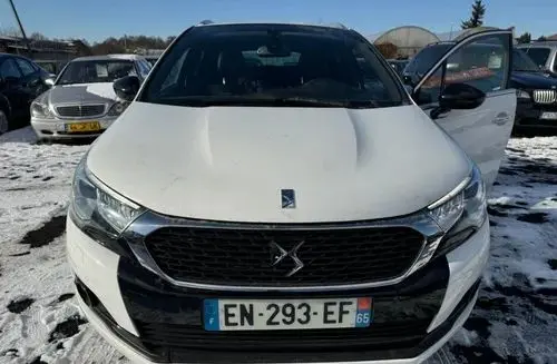 DS 4 