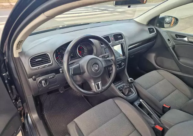VOLKSWAGEN Golf 1.6 Edition