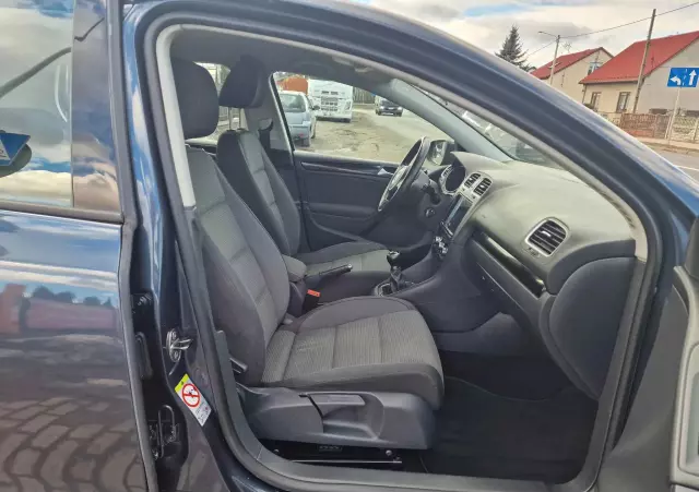 VOLKSWAGEN Golf 1.6 Edition