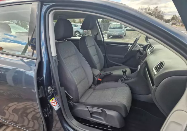 VOLKSWAGEN Golf 1.6 Edition