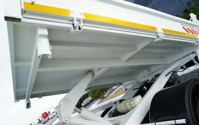 IVECO DAILY 70-180 / WYWROTKA TYLNOZSYPOWA 2,8 M / DMC: 7,0 T / BLIŹNIAK / HI-MATIC / 