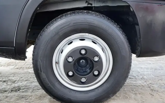 IVECO DAILY 70-180 / WYWROTKA TYLNOZSYPOWA 2,8 M / DMC: 7,0 T / BLIŹNIAK / HI-MATIC / 