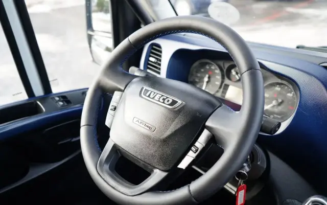 IVECO DAILY 70-180 / WYWROTKA TYLNOZSYPOWA 2,8 M / DMC: 7,0 T / BLIŹNIAK / HI-MATIC / 