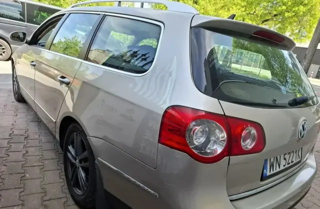VOLKSWAGEN Passat 