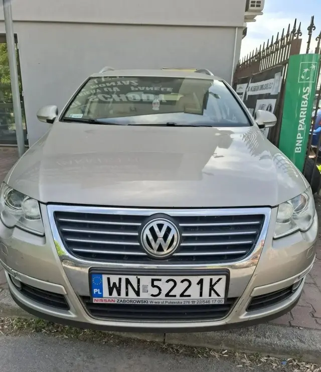 VOLKSWAGEN Passat 