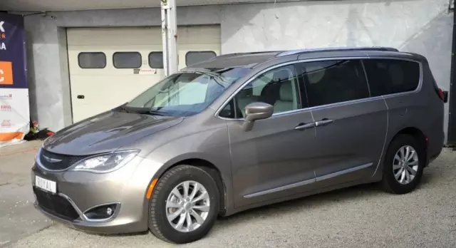 CHRYSLER Pacifica 