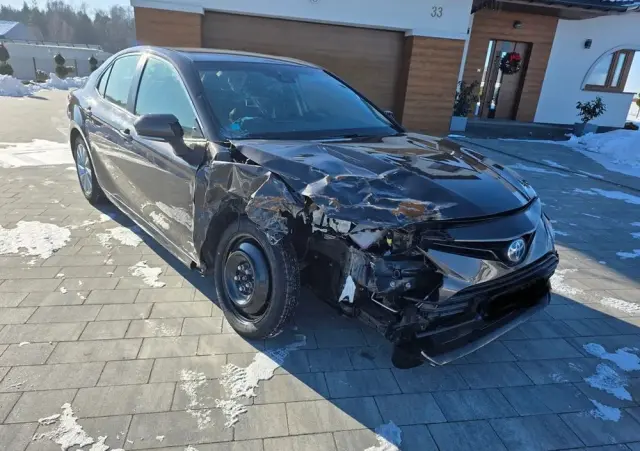 TOYOTA Camry 2.5 Hybrid Comfort CVT