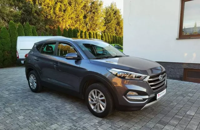 HYUNDAI Tucson 
