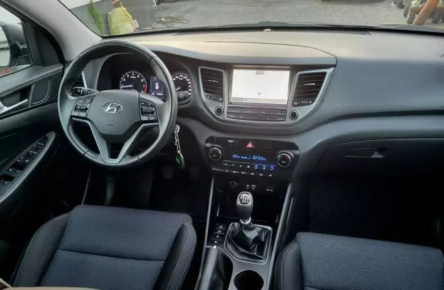HYUNDAI Tucson 