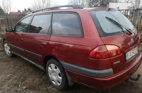 TOYOTA Avensis 