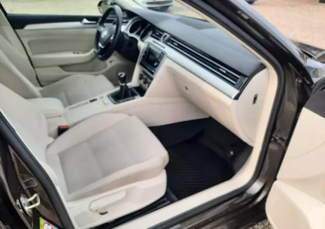 VOLKSWAGEN Passat 1.8 TSI BMT Comfortline