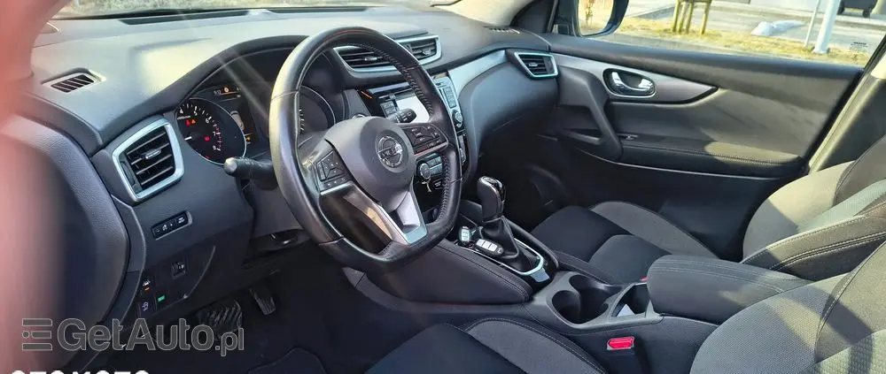 NISSAN Qashqai 1.2 DIG-T N-Connecta Xtronic