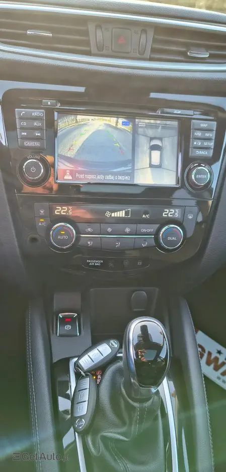 NISSAN Qashqai 1.2 DIG-T N-Connecta Xtronic