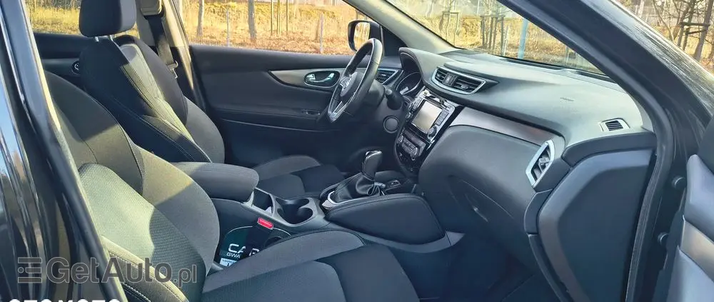 NISSAN Qashqai 1.2 DIG-T N-Connecta Xtronic