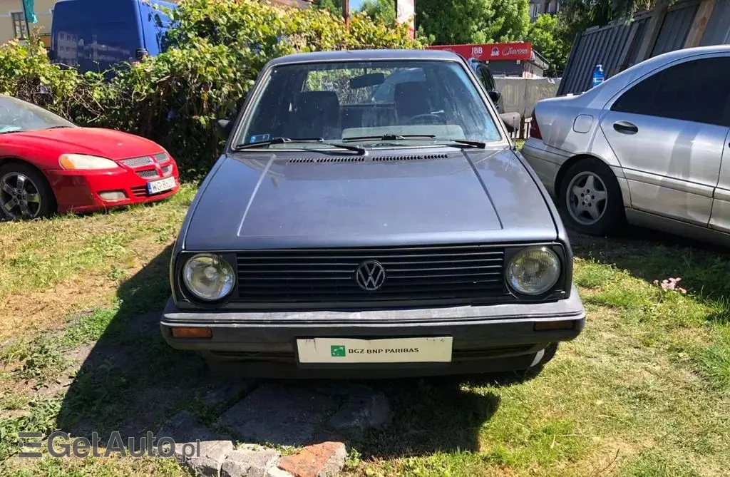 VOLKSWAGEN Golf 1.6 (75 KM)