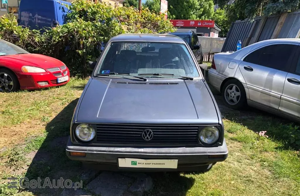 VOLKSWAGEN Golf 1.6 (75 KM)