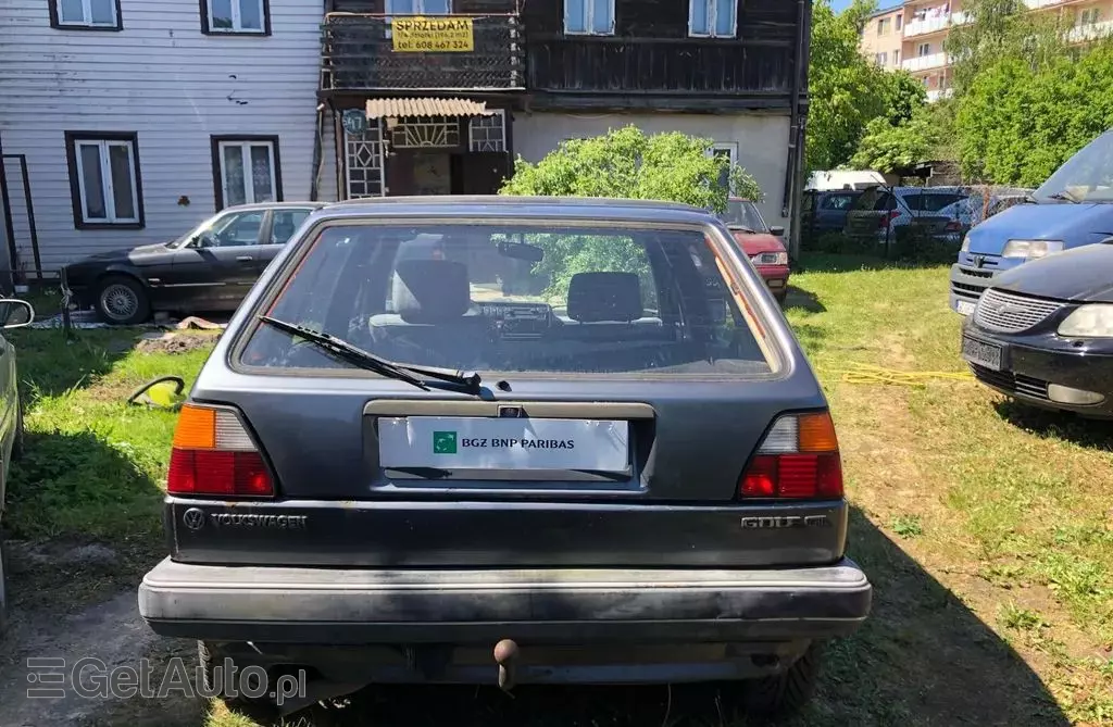 VOLKSWAGEN Golf 1.6 (75 KM)