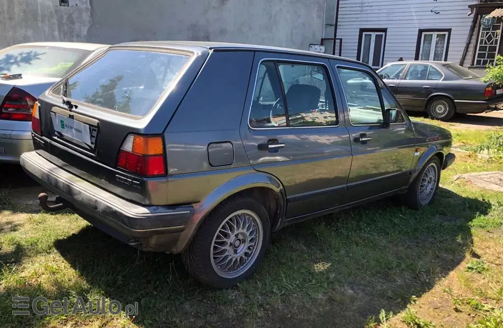 VOLKSWAGEN Golf 1.6 (75 KM)