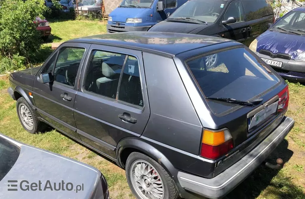 VOLKSWAGEN Golf 1.6 (75 KM)