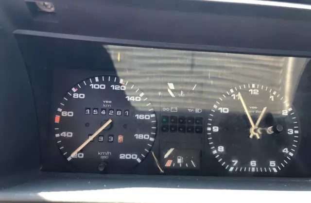 VOLKSWAGEN Golf 1.6 (75 KM)