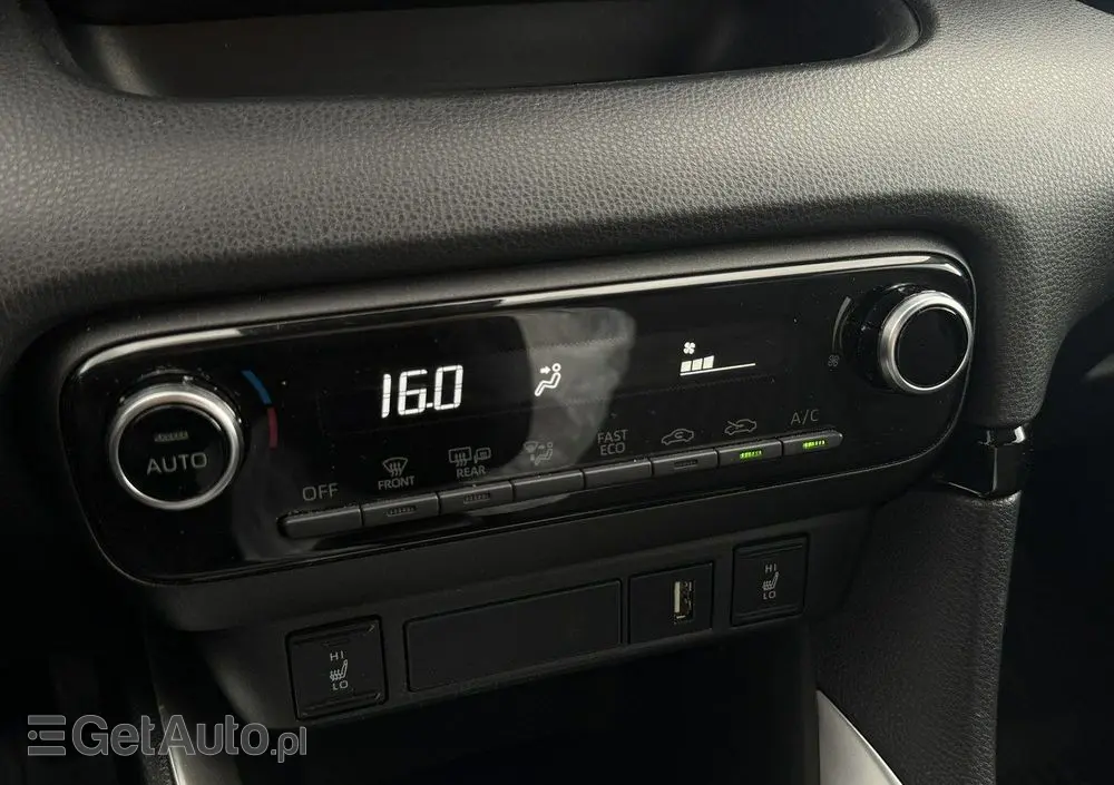 TOYOTA Yaris Hybrid 1.5 Comfort