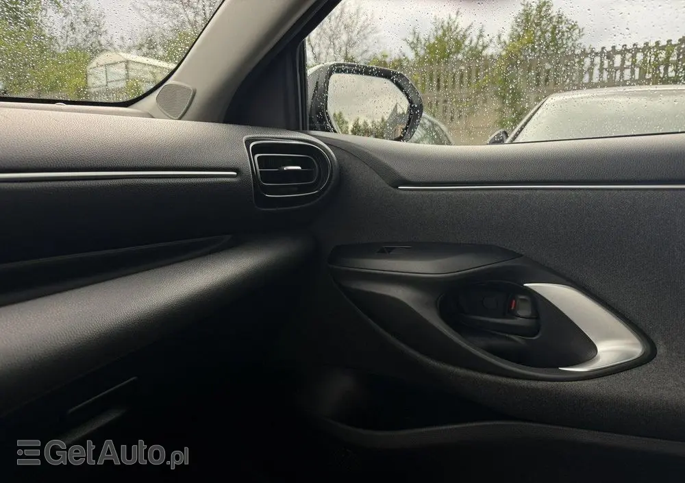 TOYOTA Yaris Hybrid 1.5 Comfort