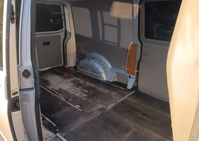 VOLKSWAGEN Transporter 