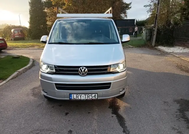 VOLKSWAGEN Transporter 