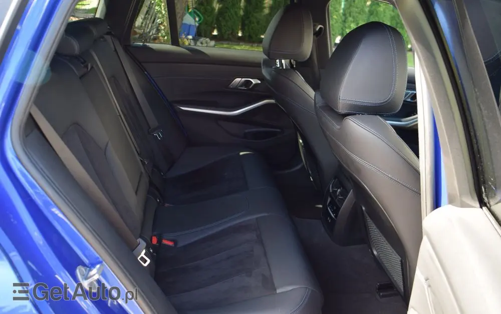 BMW Seria 3 320d xDrive M Sport sport