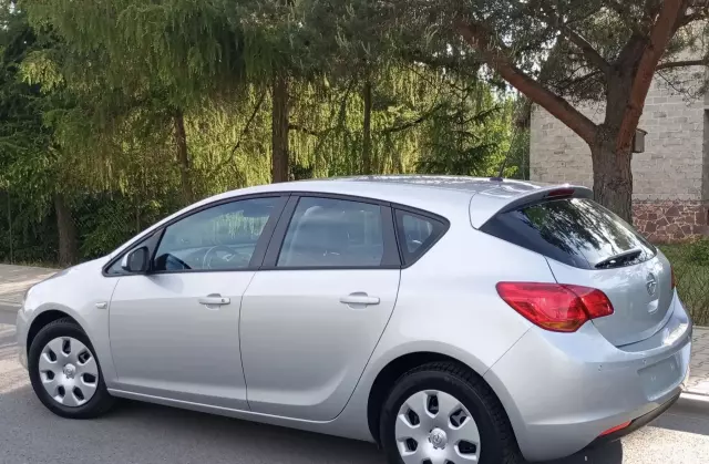 OPEL Astra 1.6 (115 KM) Automatic