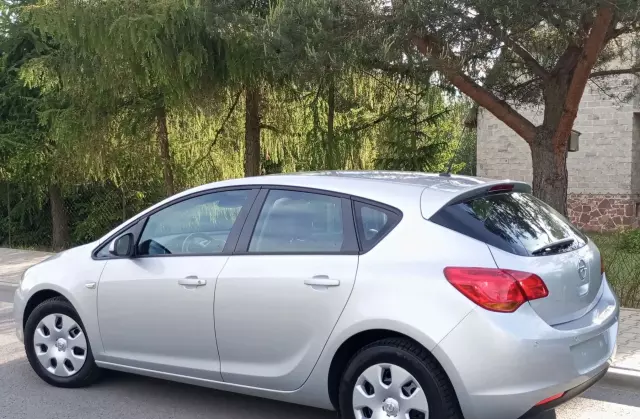 OPEL Astra 1.6 (115 KM) Automatic
