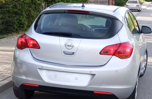 OPEL Astra 1.6 (115 KM) Automatic