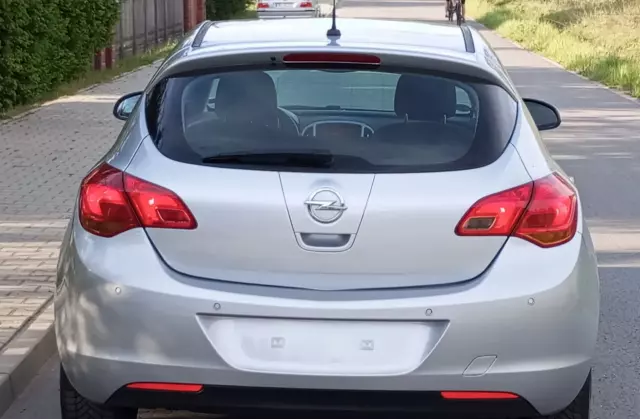 OPEL Astra 1.6 (115 KM) Automatic