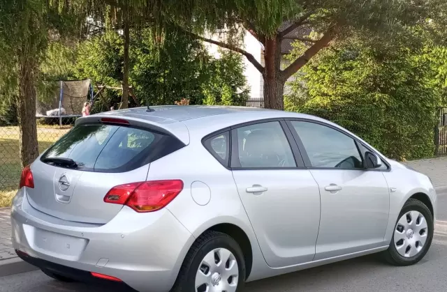 OPEL Astra 1.6 (115 KM) Automatic