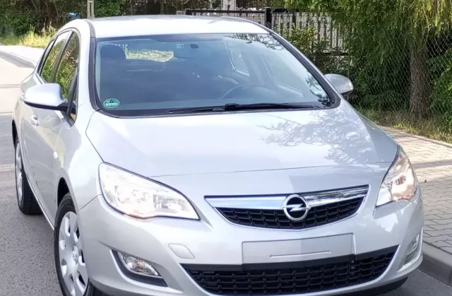 OPEL Astra 1.6 (115 KM) Automatic